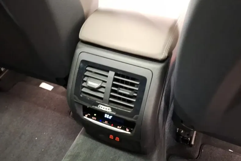 BMW X4 M (Seria X) din 2024 cu 16.520 km - oferta BMW197536 - foto 10