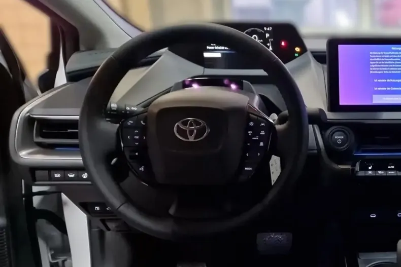 Toyota Prius din 2023 cu 4.500 km - oferta TOY197538 - foto 11