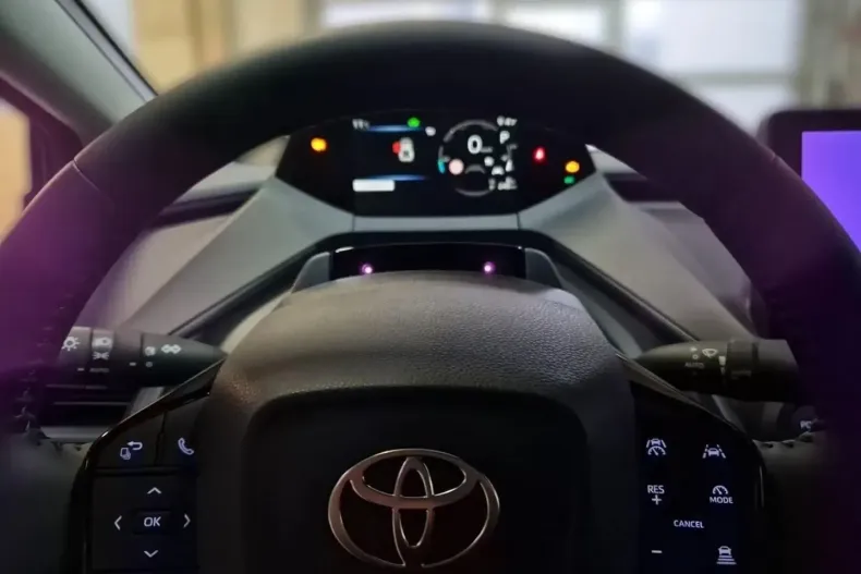 Toyota Prius din 2023 cu 4.500 km - oferta TOY197538 - foto 12