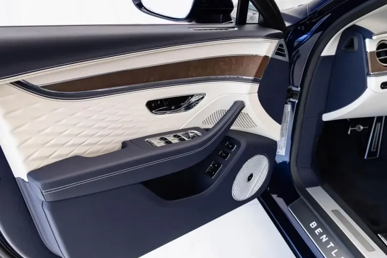 Bentley Flying Spur din 2025 cu 3.500 km - oferta BEN197540 - foto 23