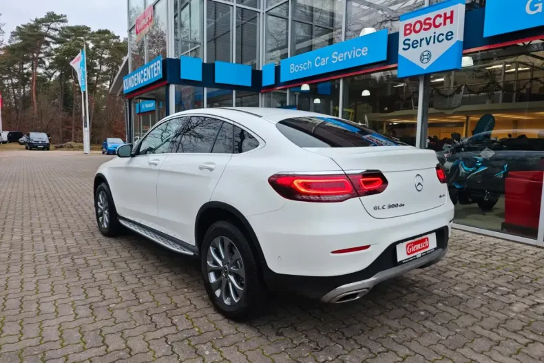 Mercedes-Benz GLC 300 (Clasa GLC) din 2022 cu 69.000 km - oferta MER197547 - foto 2