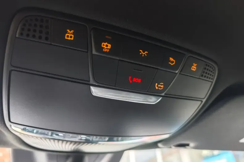 Mercedes-Benz GLC 300 (Clasa GLC) din 2022 cu 69.000 km - oferta MER197547 - foto 13