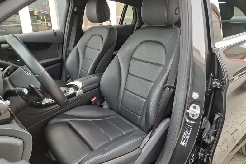 Mercedes-Benz GLC 200 (Clasa GLC) din 2023 cu 68.100 km - oferta MER197551 - foto 8