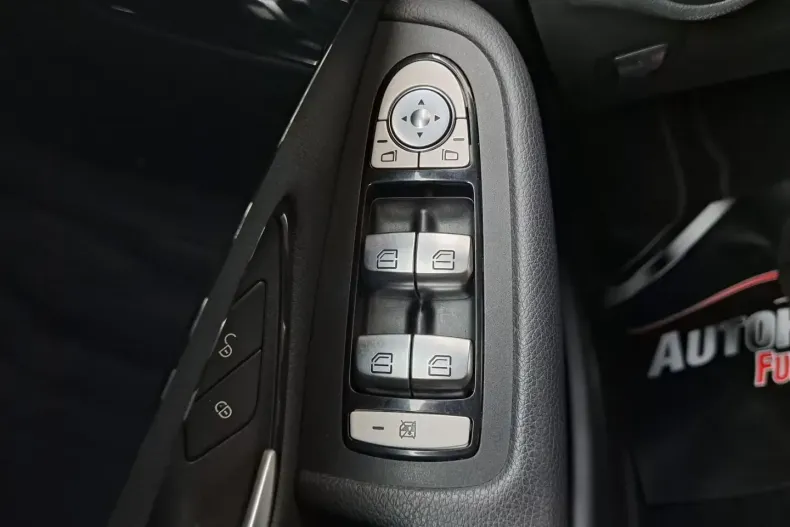 Mercedes-Benz GLC 200 (Clasa GLC) din 2023 cu 68.100 km - oferta MER197551 - foto 21