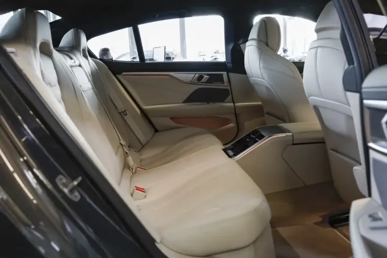 BMW 840 (Seria 8) din 2025 cu 23.115 km - oferta BMW197558 - foto 6