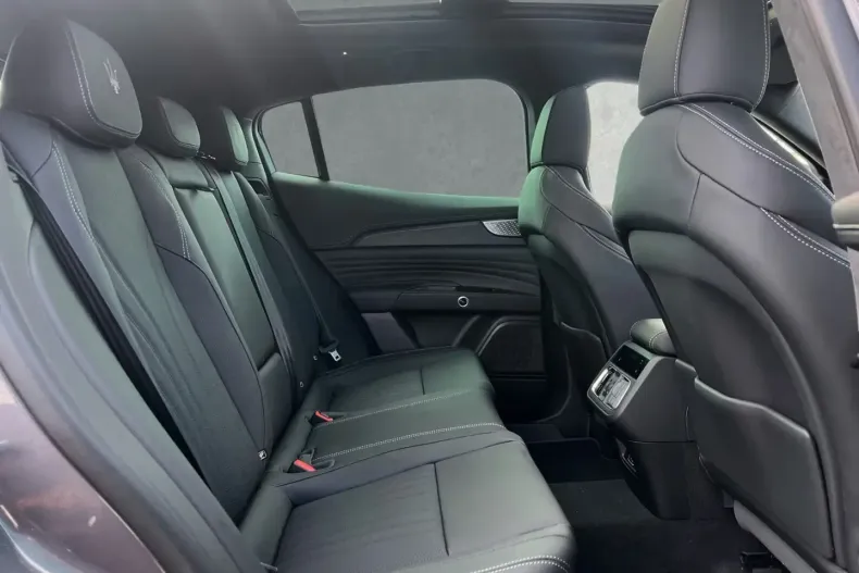 Maserati Grecale din 2025 cu 3.000 km - oferta MAS197563 - foto 10