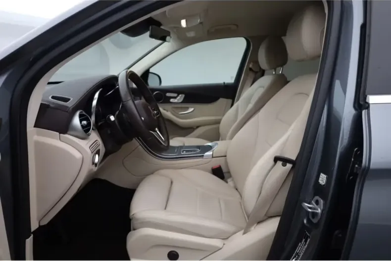 Mercedes-Benz GLC 300 (Clasa GLC) din 2022 cu 46.700 km - oferta MER197569 - foto 9