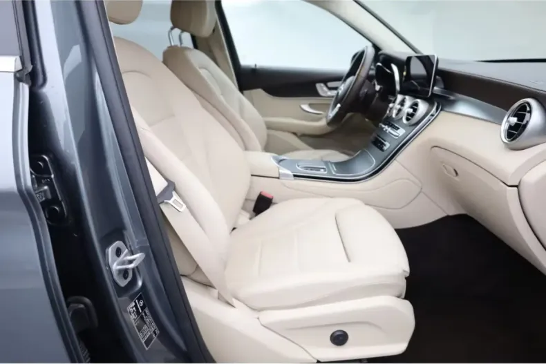 Mercedes-Benz GLC 300 (Clasa GLC) din 2022 cu 46.700 km - oferta MER197569 - foto 10