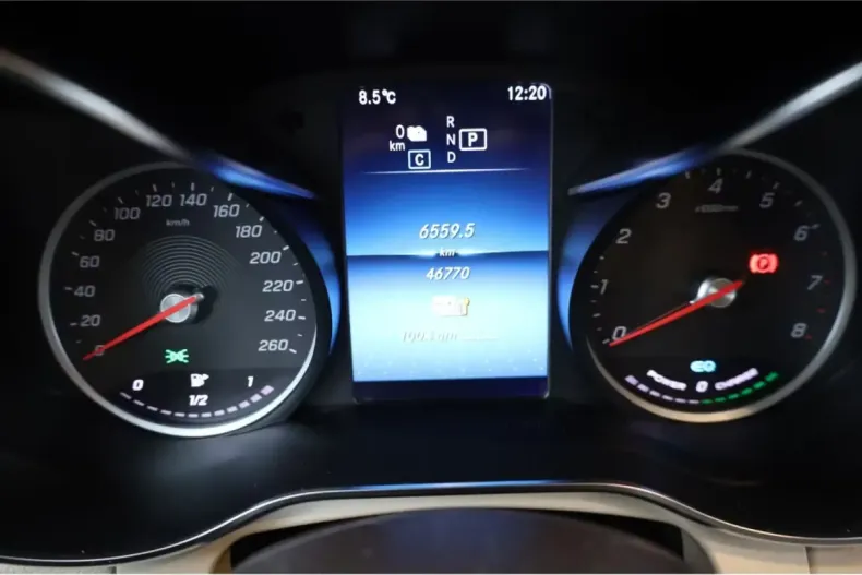 Mercedes-Benz GLC 300 (Clasa GLC) din 2022 cu 46.700 km - oferta MER197569 - foto 15