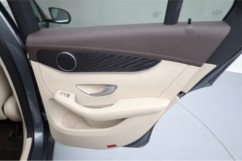 Mercedes-Benz GLC 300 (Clasa GLC) din 2022 cu 46.700 km - oferta MER197569 - foto 25