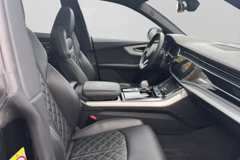 Audi Q8 din 2023 cu 80.376 km - oferta AUD197573 - foto 3