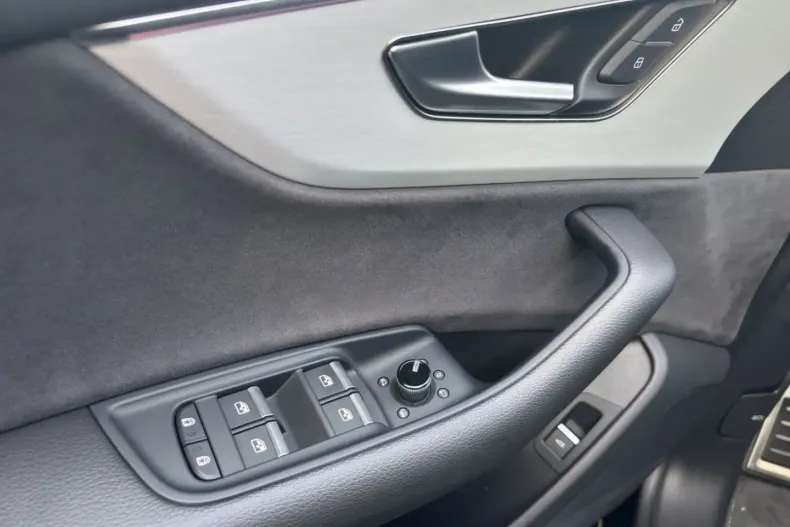 Audi Q8 din 2023 cu 80.376 km - oferta AUD197573 - foto 6