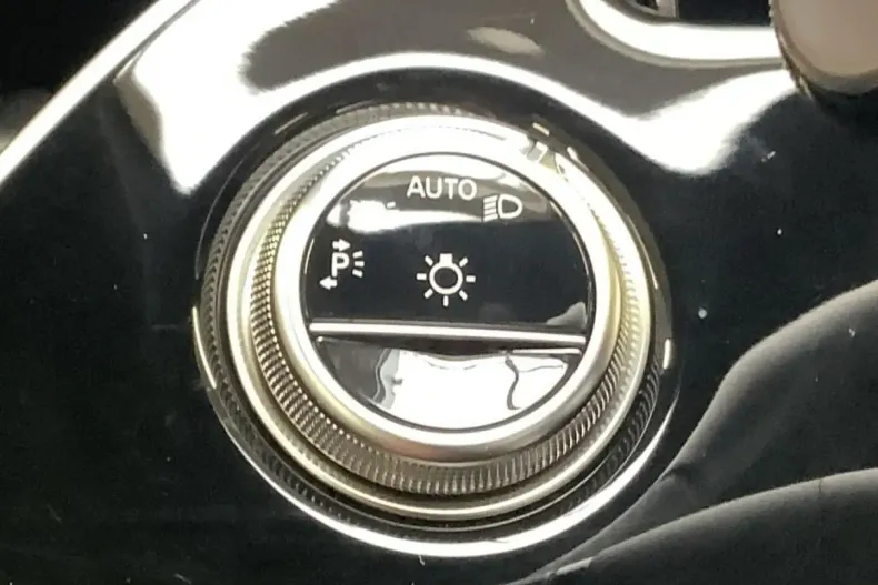 Mercedes-Benz E 200 (Clasa E) din 2025 cu 22.000 km - oferta MER197575 - foto 17