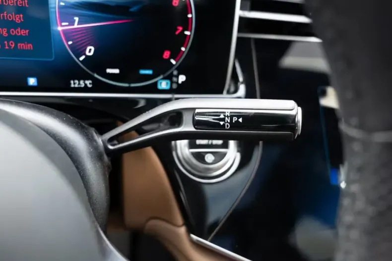 Mercedes-Benz E 200 (Clasa E) din 2025 cu 27.131 km - oferta MER197577 - foto 9