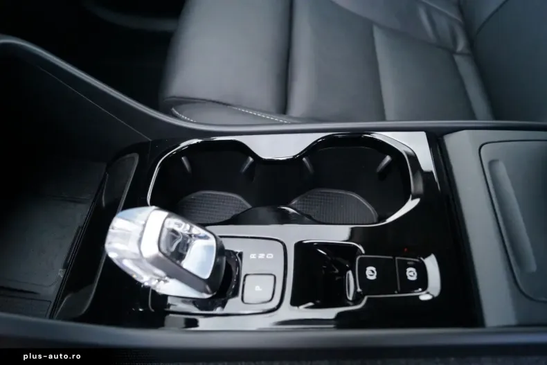 Volvo XC40 din 2025 cu 21.885 km - oferta VOL197580 - foto 9