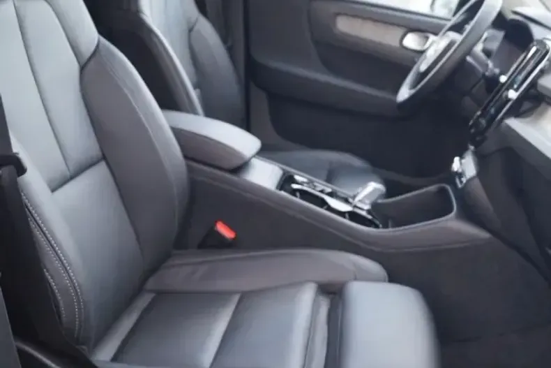 Volvo XC40 din 2025 cu 21.885 km - oferta VOL197580 - foto 11