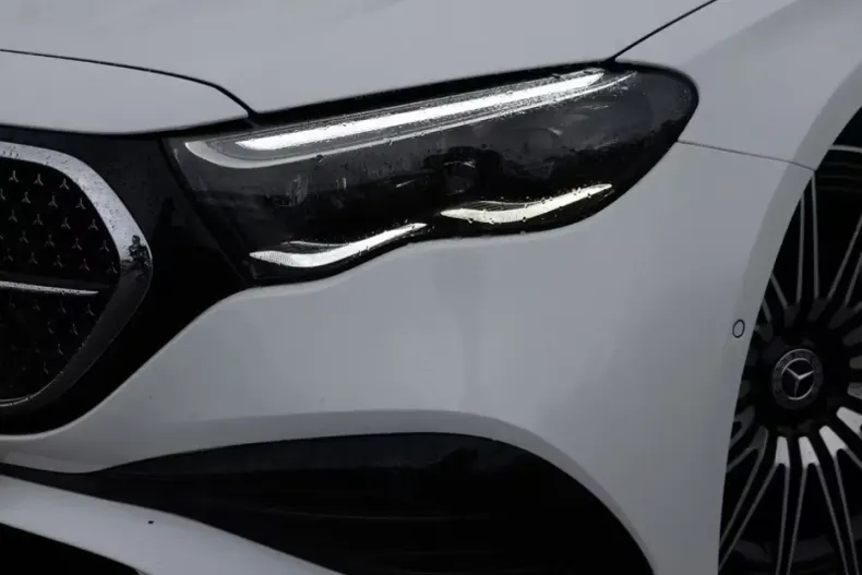 Mercedes-Benz E 200 (Clasa E) din 2025 cu 22.888 km - oferta MER197581 - foto 4