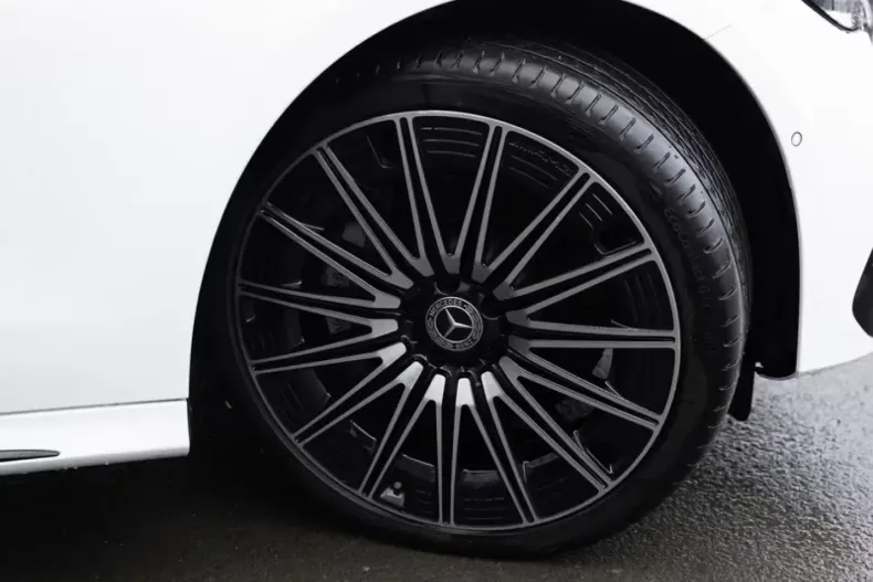 Mercedes-Benz E 200 (Clasa E) din 2025 cu 22.888 km - oferta MER197581 - foto 5