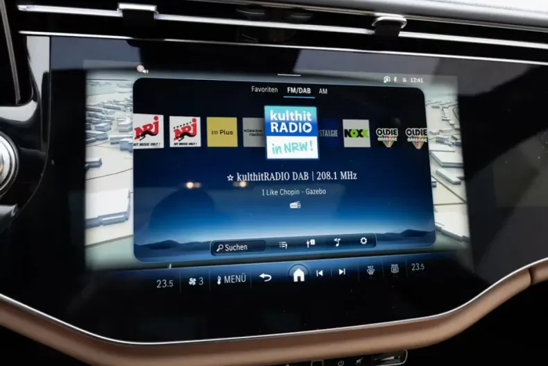 Mercedes-Benz E 200 (Clasa E) din 2025 cu 22.888 km - oferta MER197581 - foto 7