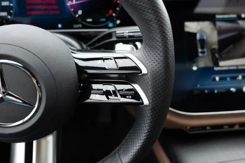 Mercedes-Benz E 200 (Clasa E) din 2025 cu 22.888 km - oferta MER197581 - foto 8