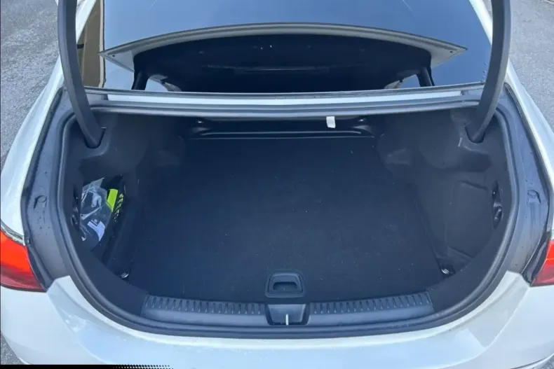 Mercedes-Benz E 200 (Clasa E) din 2024 cu 6.029 km - oferta MER197582 - foto 13