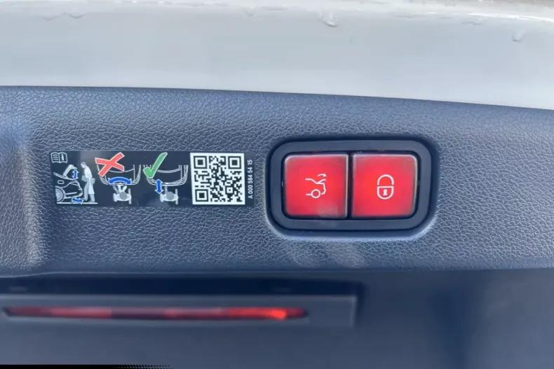 Mercedes-Benz E 200 (Clasa E) din 2024 cu 6.029 km - oferta MER197582 - foto 25