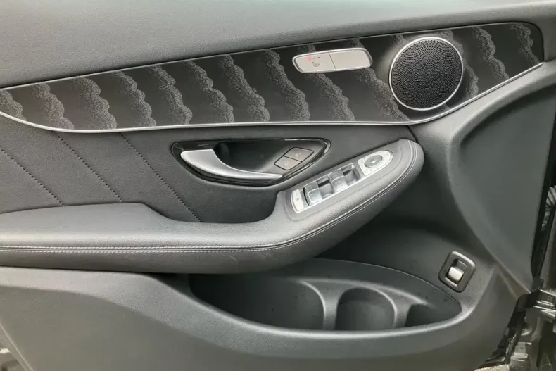 Mercedes-Benz GLC 300 (Clasa GLC) din 2022 cu 79.366 km - oferta MER197584 - foto 13