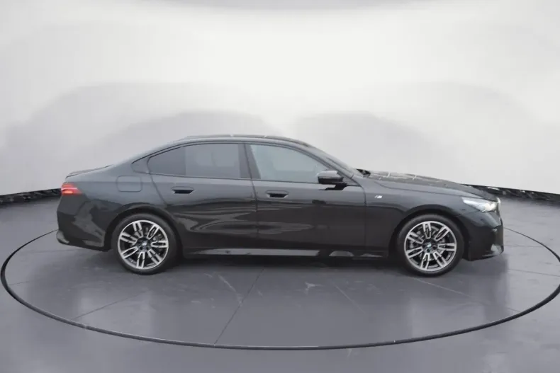 BMW 520 (Seria 5) din 2025 cu 17.727 km - oferta BMW197585 - foto 5