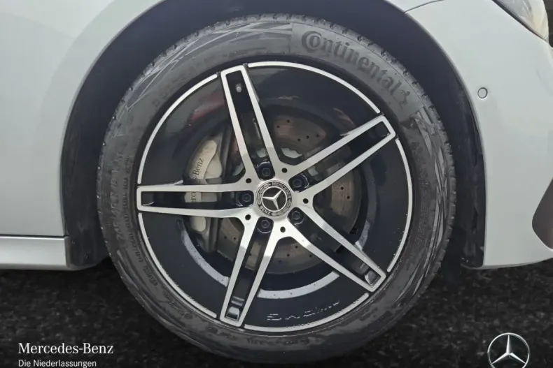 Mercedes-Benz E 300 (Clasa E) din 2025 cu 11.759 km - oferta MER197586 - foto 4