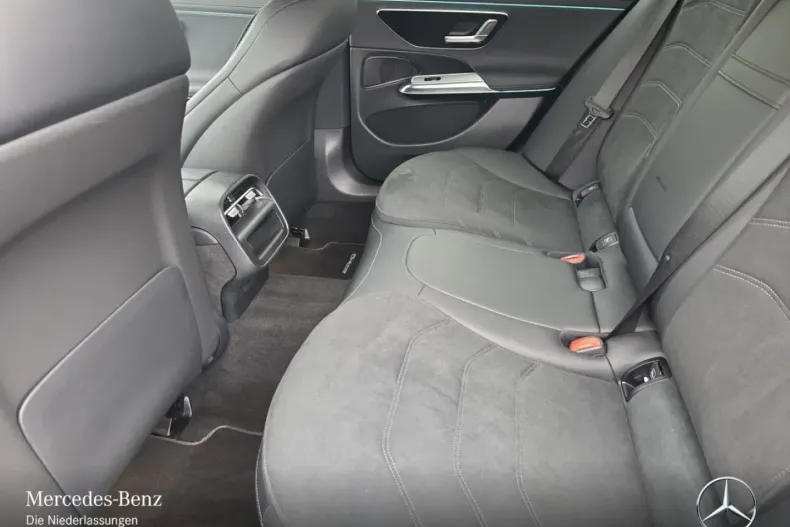 Mercedes-Benz E 300 (Clasa E) din 2025 cu 11.759 km - oferta MER197586 - foto 9