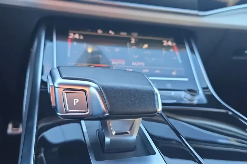 Audi Q8 din 2021 cu 87.300 km - oferta AUD197589 - foto 16