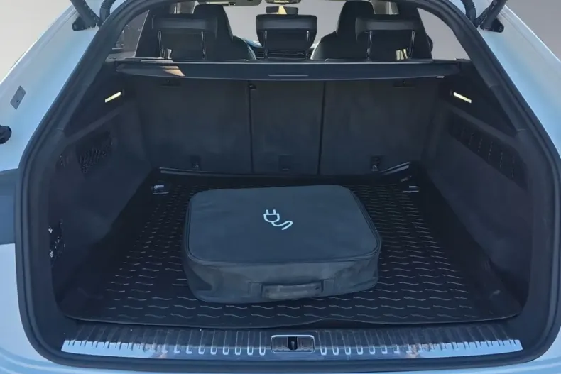 Audi Q8 din 2021 cu 87.300 km - oferta AUD197589 - foto 18