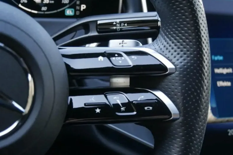 Mercedes-Benz E 300 (Clasa E) din 2024 cu 22.442 km - oferta MER197595 - foto 19