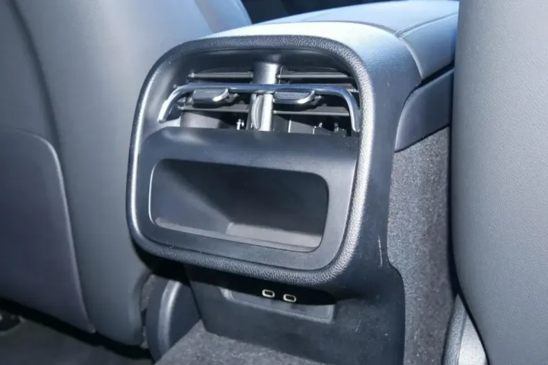 Mercedes-Benz E 300 (Clasa E) din 2024 cu 22.442 km - oferta MER197595 - foto 20