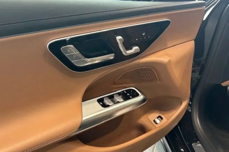 Mercedes-Benz E 200 (Clasa E) din 2025 cu 9.200 km - oferta MER197596 - foto 10