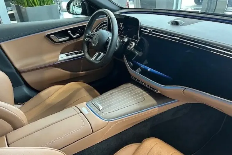 Mercedes-Benz E 200 (Clasa E) din 2025 cu 9.200 km - oferta MER197596 - foto 11