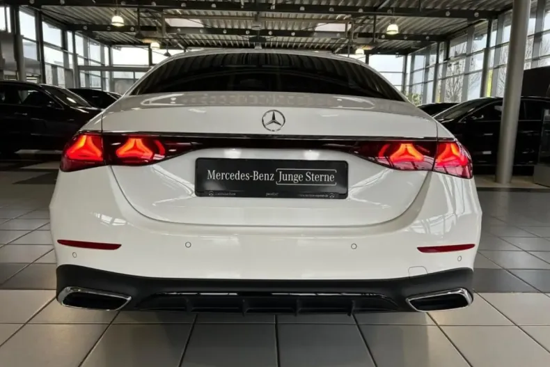 Mercedes-Benz E 200 (Clasa E) din 2024 cu 20.400 km - oferta MER197598 - foto 16