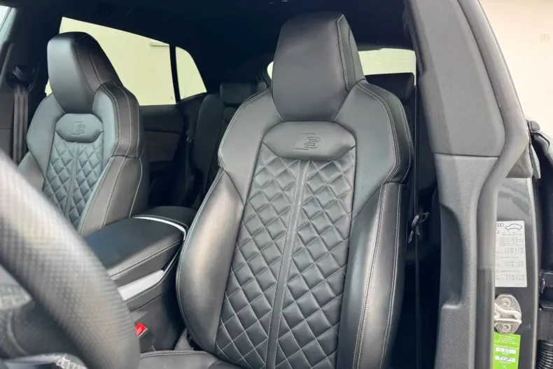 Audi Q8 din 2022 cu 88.300 km - oferta AUD197600 - foto 12