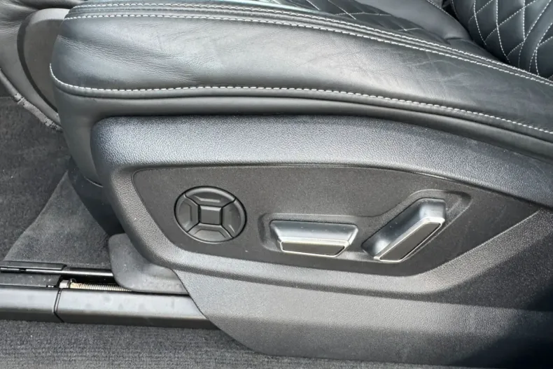 Audi Q8 din 2022 cu 88.300 km - oferta AUD197600 - foto 26