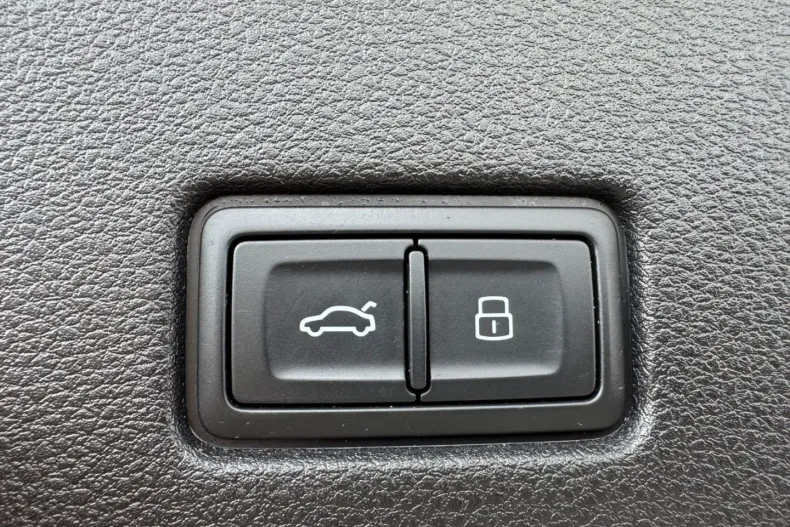 Audi Q8 din 2022 cu 88.300 km - oferta AUD197600 - foto 27