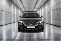 Mercedes-Benz E 220 (Clasa E) din 2024 cu 19.540 km - oferta MER197602 - foto 1