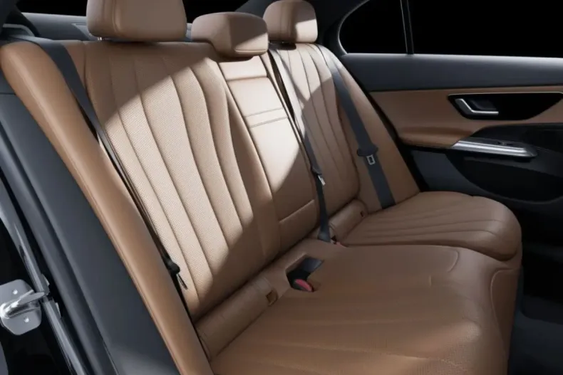 Mercedes-Benz E 220 (Clasa E) din 2024 cu 19.540 km - oferta MER197602 - foto 12