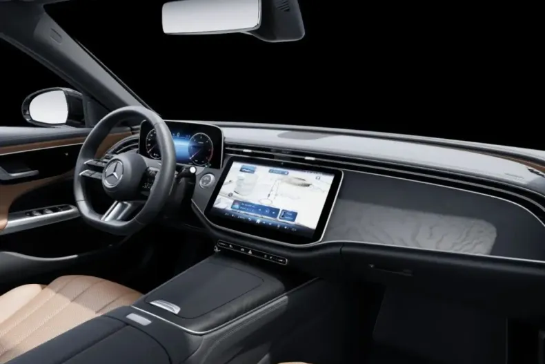 Mercedes-Benz E 220 (Clasa E) din 2024 cu 19.540 km - oferta MER197602 - foto 13