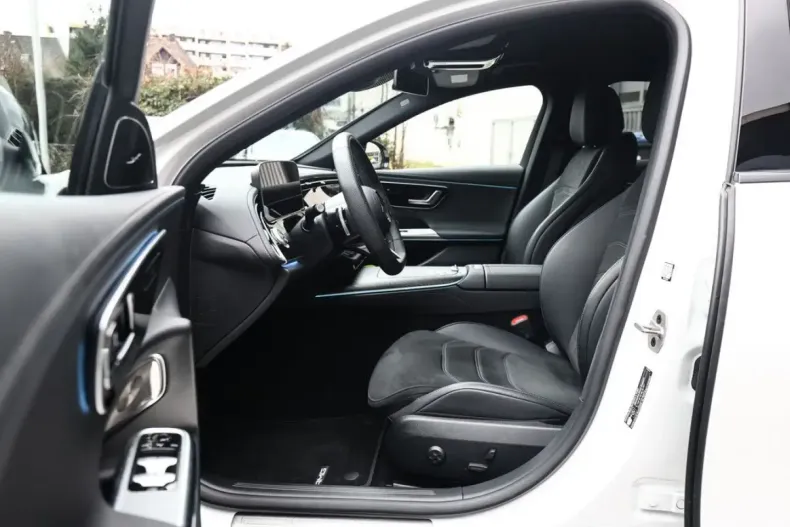 Mercedes-Benz E 200 (Clasa E) din 2025 cu 4.888 km - oferta MER197603 - foto 9