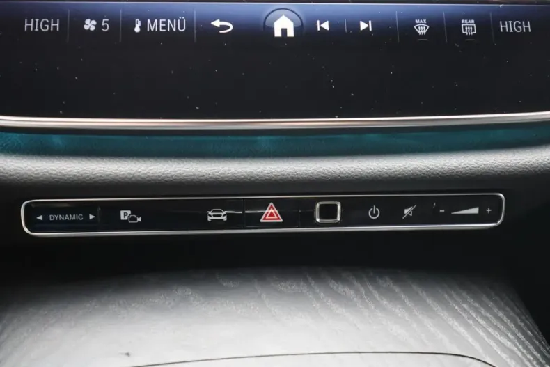 Mercedes-Benz E 200 (Clasa E) din 2025 cu 4.888 km - oferta MER197603 - foto 14