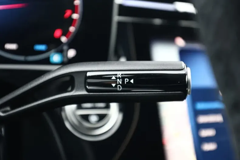 Mercedes-Benz E 200 (Clasa E) din 2025 cu 4.888 km - oferta MER197603 - foto 20