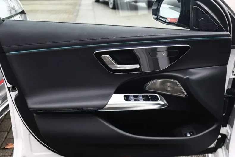 Mercedes-Benz E 200 (Clasa E) din 2025 cu 4.888 km - oferta MER197603 - foto 23