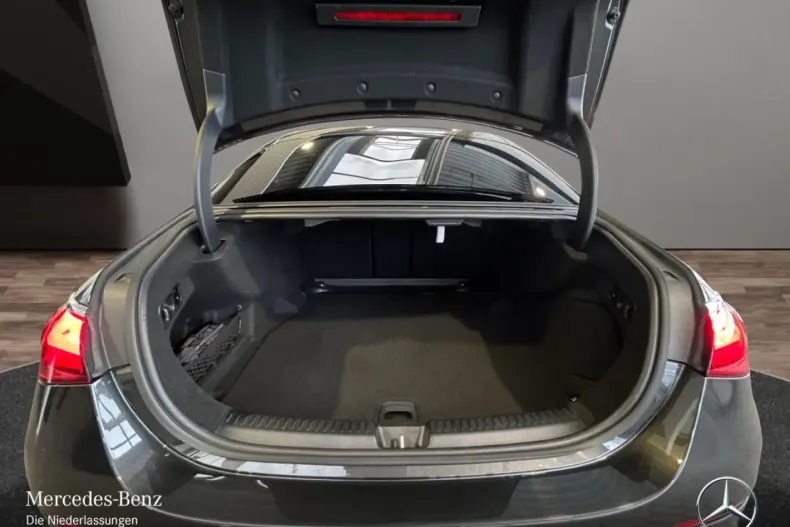 Mercedes-Benz E 200 (Clasa E) din 2025 cu 10.041 km - oferta MER197605 - foto 15