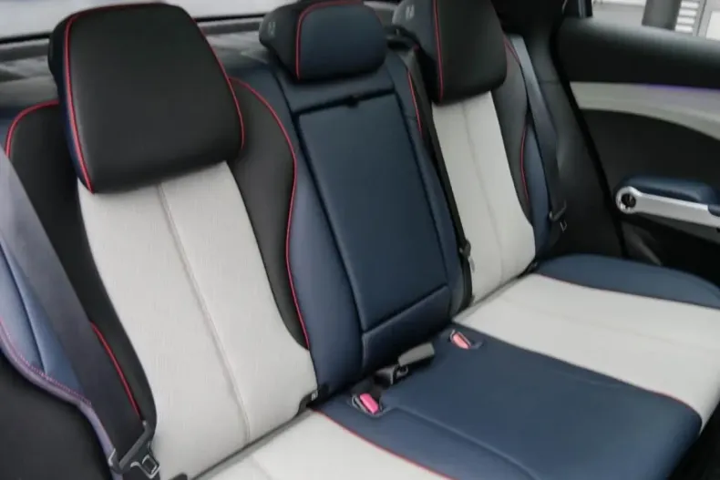 BYD ATTO 3 din 2025 cu 19.900 km - oferta BYD197613 - foto 7