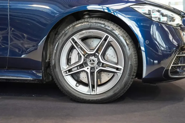 Mercedes-Benz S 580 (Clasa S) din 2024 cu 28.371 km - oferta MER197622 - foto 3